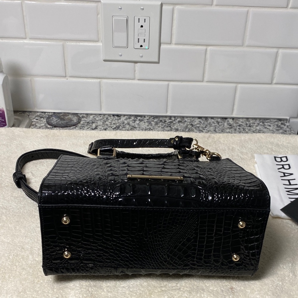 NWOT Brahmin Black Crocodile-Embossed Shoulder Bag - Picture 9 of 10
